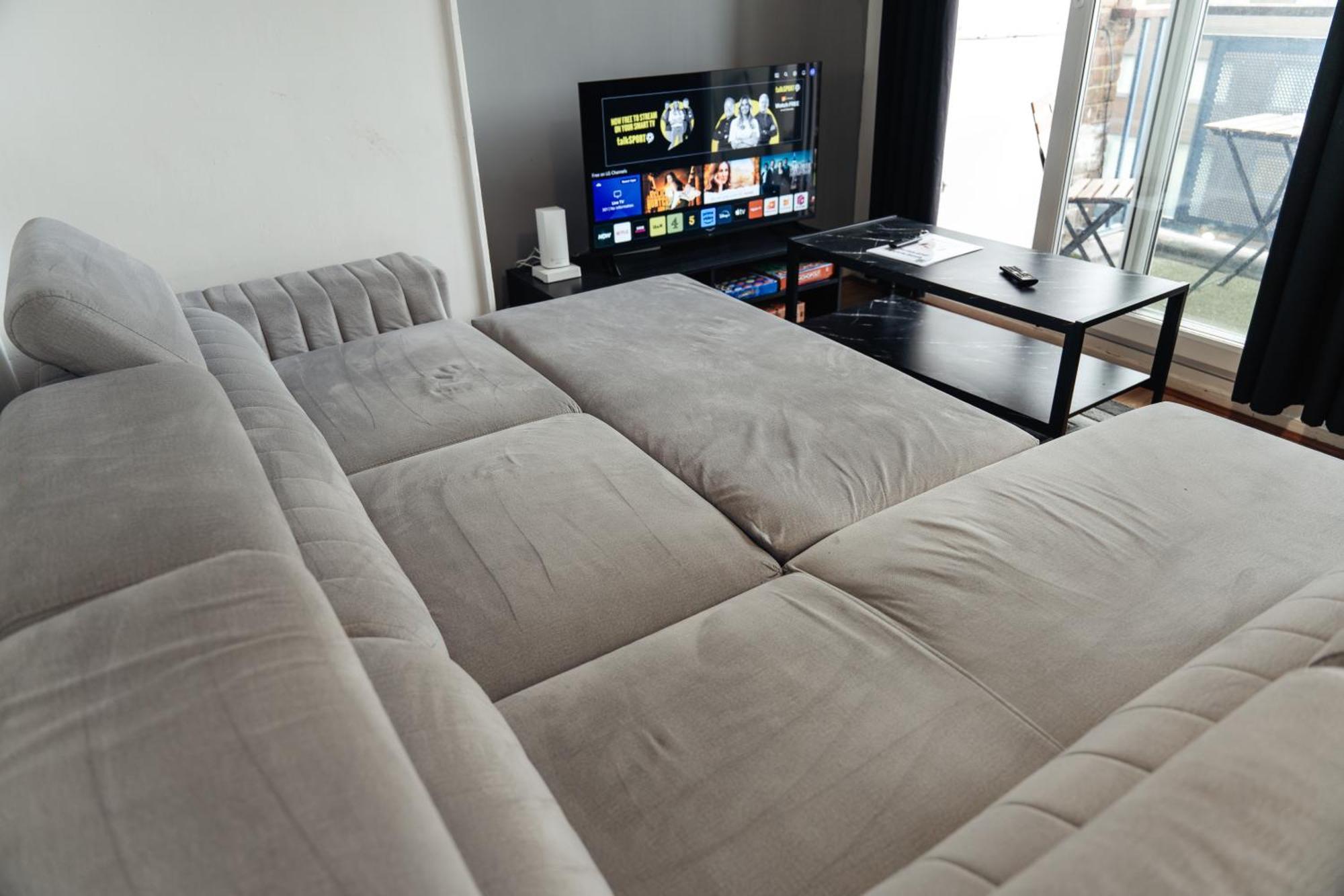Shard View 2 Bed Entire Flat Appartement Londen Buitenkant foto