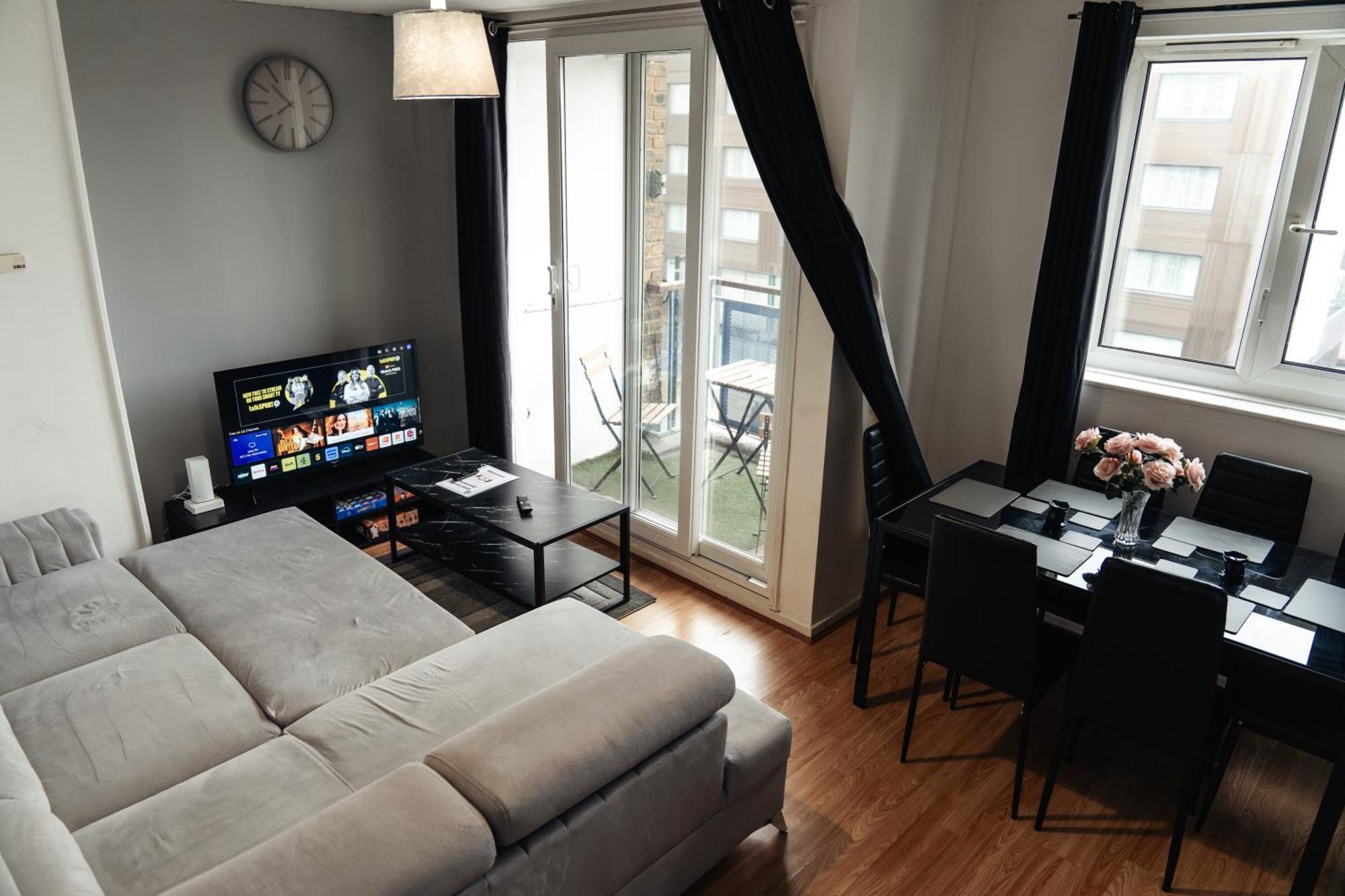 Shard View 2 Bed Entire Flat Appartement Londen Buitenkant foto