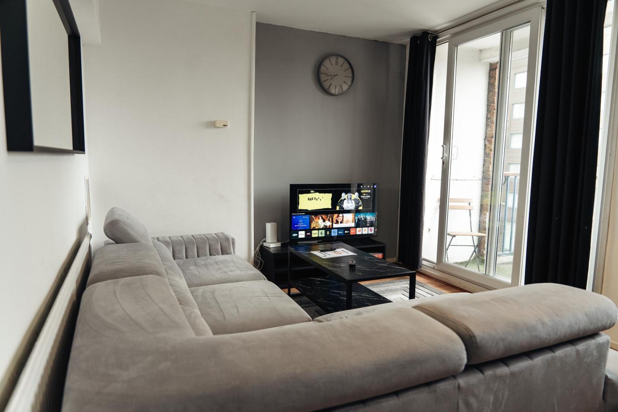 Shard View 2 Bed Entire Flat Appartement Londen Buitenkant foto