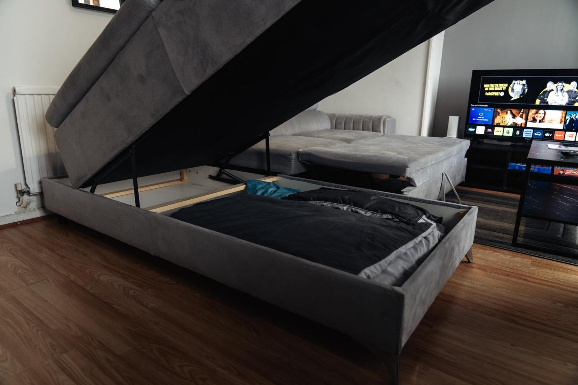 Shard View 2 Bed Entire Flat Appartement Londen Buitenkant foto